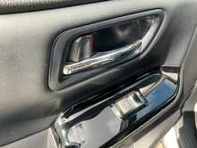 Toyota Voxy Hybrid ZS Kiramki3 - U8713