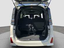 Toyota Voxy Hybrid ZS Kiramki3 - U8713