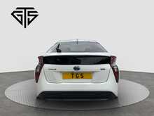 Toyota Prius S - U8717