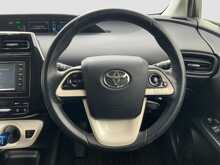 Toyota Prius S - U8717