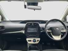 Toyota Prius S - U8717