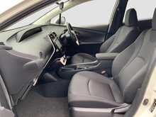 Toyota Prius S - U8717