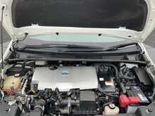 Toyota Prius S - U8717