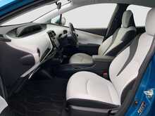 Toyota Prius S Touring-Selection - U8720