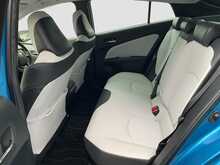Toyota Prius S Touring-Selection - U8720