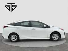Toyota Prius S - U8721