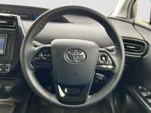 Toyota Prius S - U8721