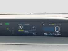 Toyota Prius S - U8721