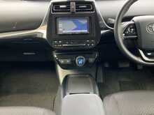 Toyota Prius S - U8721