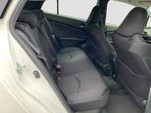 Toyota Prius S - U8721