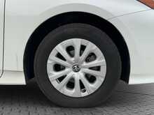 Toyota Prius S - U8721