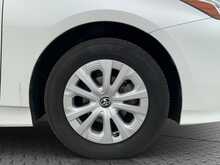 Toyota Prius S - U8721