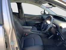 Toyota Prius S - U8725