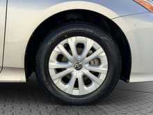 Toyota Prius S - U8725