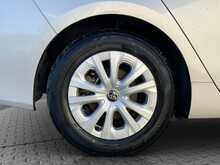 Toyota Prius S - U8725