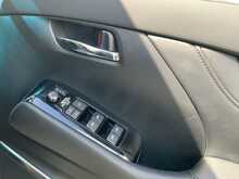 Toyota Alphard Hybrid SR C-Package - U8726