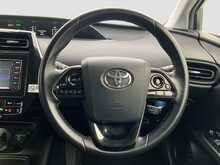 Toyota Prius S - U8727