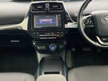Toyota Prius S - U8727