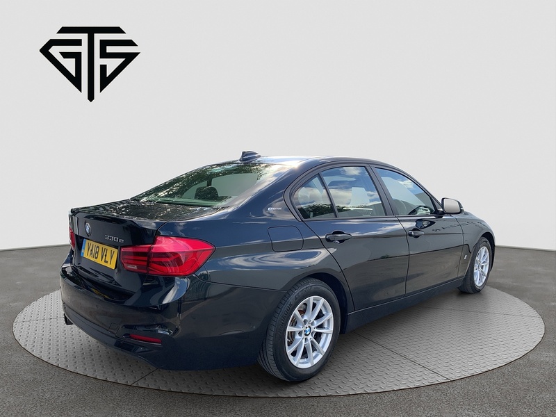 BMW 3 Series 330e SE - U8748
