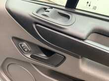Ford Transit Custom 300 EcoBlue Leader - U8751