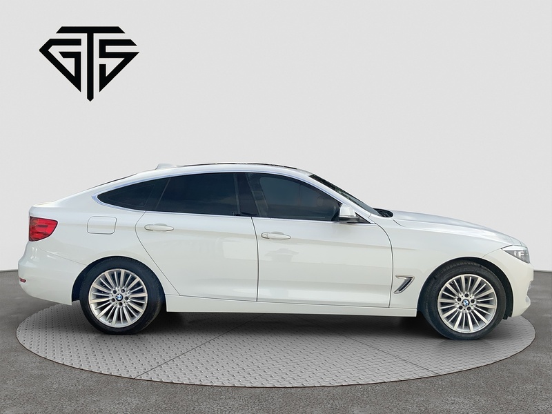 BMW 3 Series Gran Turismo 320i Luxury - U8755