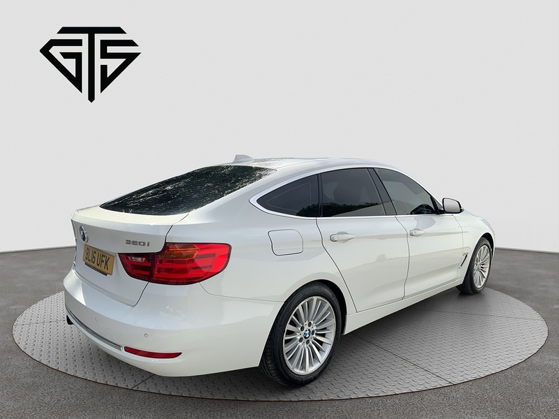 BMW 3 Series Gran Turismo 320i Luxury - U8755