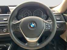 BMW 3 Series Gran Turismo 320i Luxury - U8755