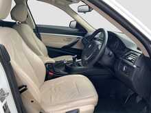 BMW 3 Series Gran Turismo 320i Luxury - U8755