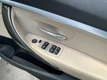 BMW 3 Series Gran Turismo 320i Luxury - U8755