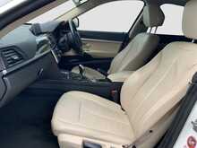 BMW 3 Series Gran Turismo 320i Luxury - U8755