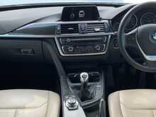BMW 3 Series Gran Turismo 320i Luxury - U8755