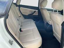 BMW 3 Series Gran Turismo 320i Luxury - U8755