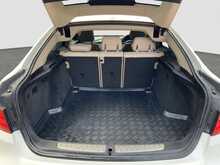 BMW 3 Series Gran Turismo 320i Luxury - U8755