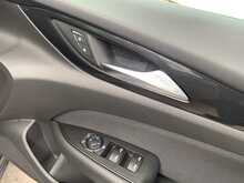 Vauxhall Insignia Turbo D SE Edition - U8760