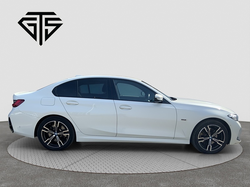 BMW 3 Series 330e M Sport - U8761