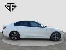 BMW 3 Series 330e M Sport - U8761