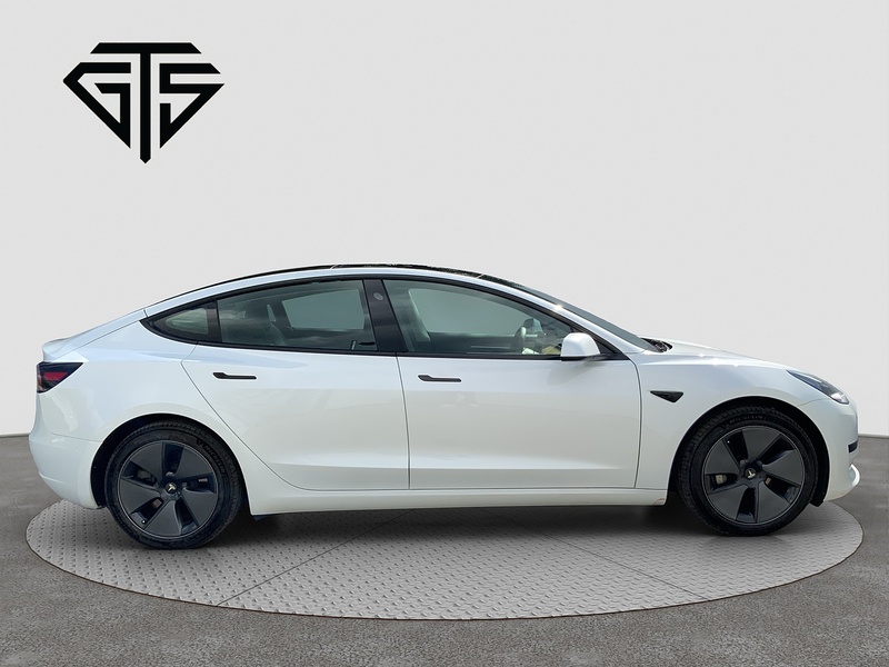Tesla Model 3  - U8766
