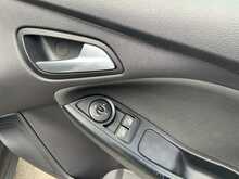 Ford Focus T EcoBoost Zetec - U8769