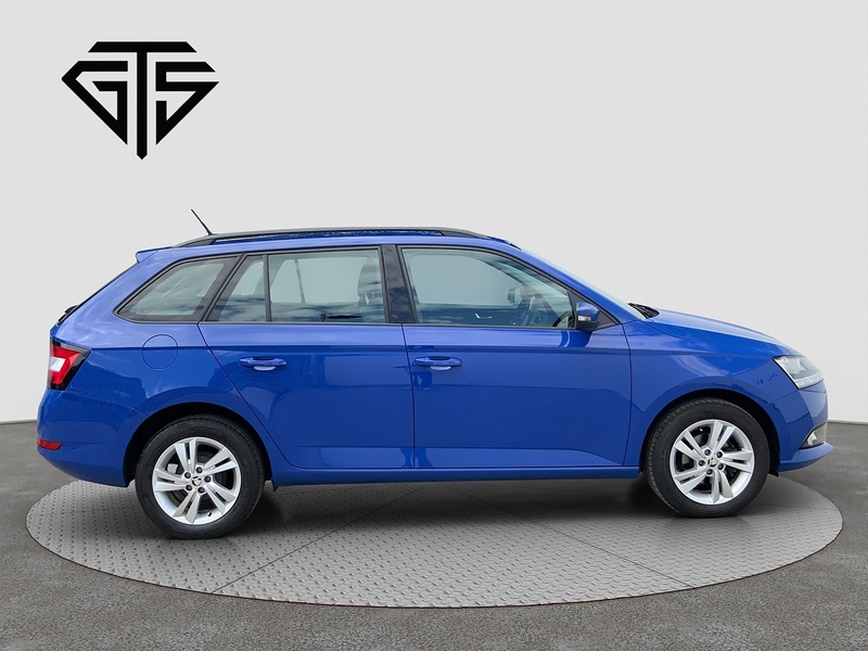 Skoda Fabia TSI SE - U8771