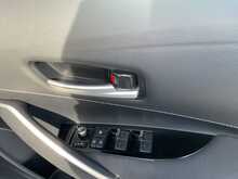 Toyota Corolla Hybrid G - U8773