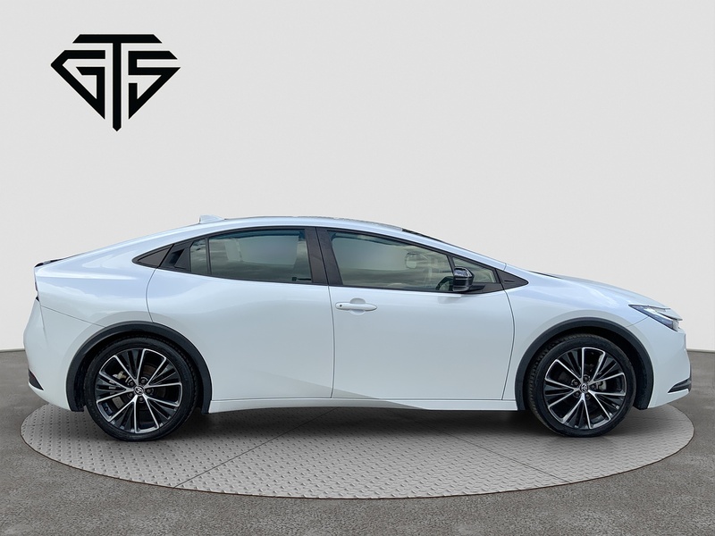 Toyota Prius G - U8774
