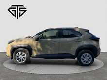 Toyota Yaris Cross Hybrid X - U8776