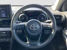 Toyota Yaris Cross Hybrid X - U8776