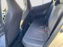 Toyota Yaris Cross Hybrid X - U8776