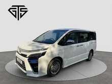 Toyota Voxy 	Hybrid ZS Kirameki3 - U8780