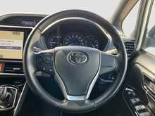 Toyota Voxy 	Hybrid ZS Kirameki3 - U8780