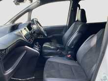 Toyota Voxy 	Hybrid ZS Kirameki3 - U8780