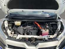 Toyota Voxy 	Hybrid ZS Kirameki3 - U8780