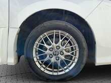 Toyota Voxy 	Hybrid ZS Kirameki3 - U8780