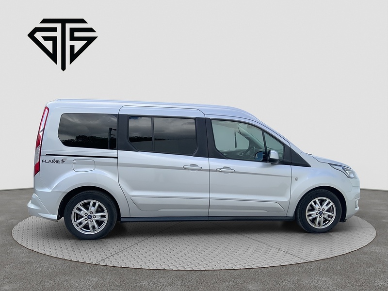 Ford Grand Tourneo Connect EcoBlue Titanium - U8800
